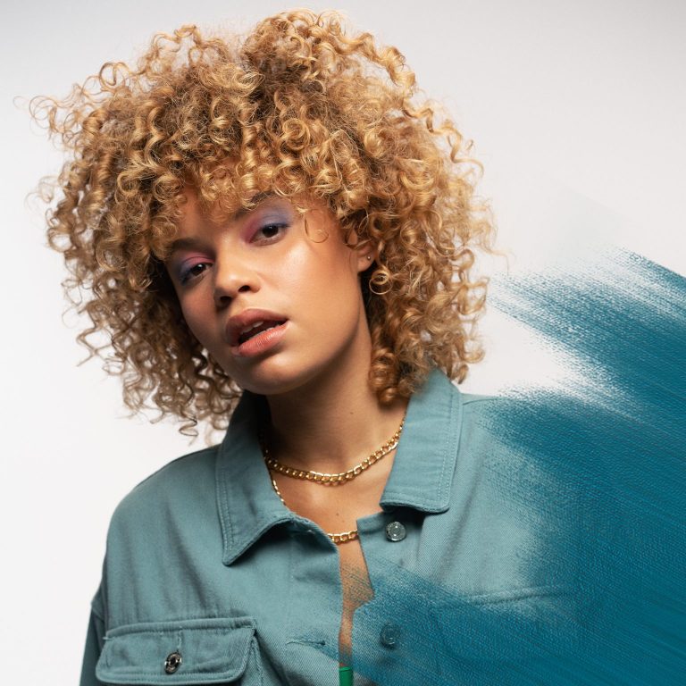 Hướng dẫn tạo kiểu: Voluminous Curls